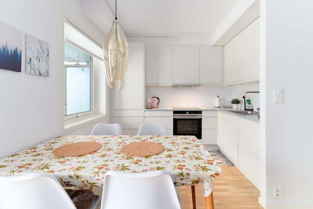Bergen'S Finest: Sleek Oasis With Two Bedroom Extérieur photo
